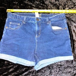 Justice short I like size 6 of woman